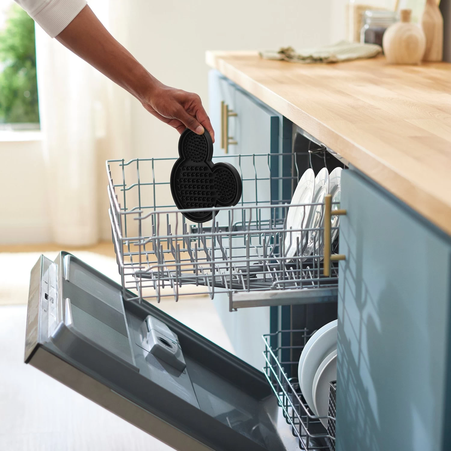 Disney Mickey Mouse Silicone Dog & Cat Lick Mat 5 Disney Mickey Mouse Silicone Dog & Cat Lick Mat - Image 5