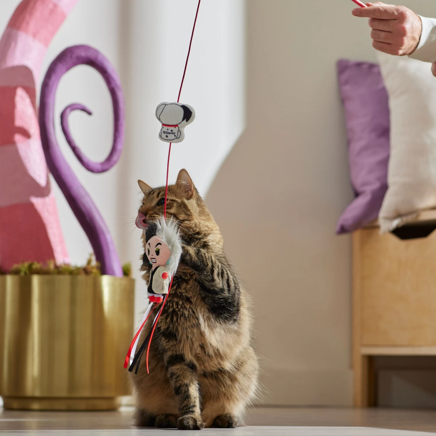 Disney Villains Cruella De Vil & Dalmatian Teaser Wand Cat Toy With Catnip 3 Disney Villains Cruella De Vil & Dalmatian Teaser Wand Cat Toy With Catnip - Image 3